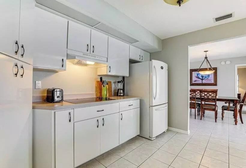 2 Mi To Fishermen S Village: Home W/ Dock!