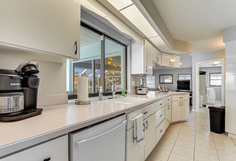 2 Mi To Fishermen S Village: Home W/ Dock!