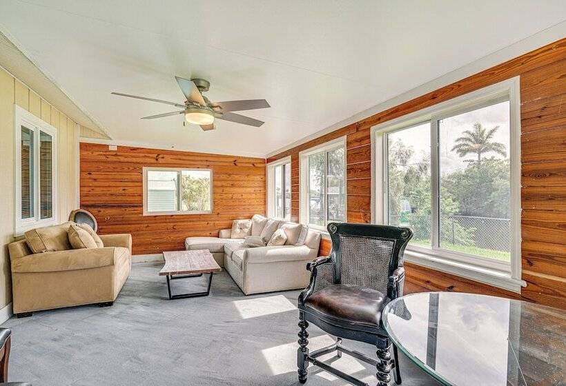 Riverfront Fort Myers Home W/ Boat Dock!