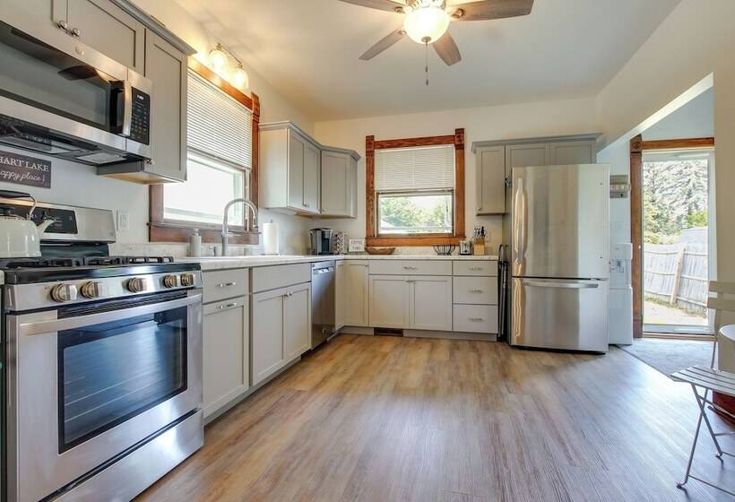 3 Mi To Road America: Spacious Elkhart Lake Home!