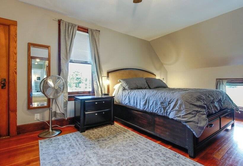 3 Mi To Road America: Spacious Elkhart Lake Home!