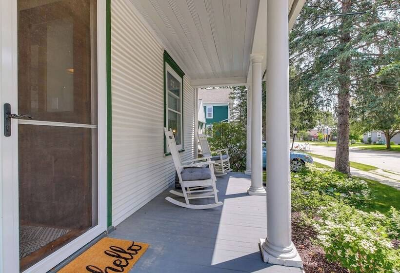 3 Mi To Road America: Spacious Elkhart Lake Home!