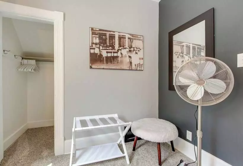 3 Mi To Road America: Spacious Elkhart Lake Home!