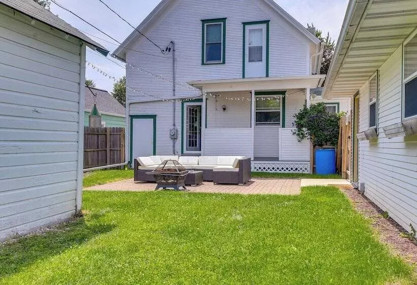 3 Mi To Road America: Spacious Elkhart Lake Home!