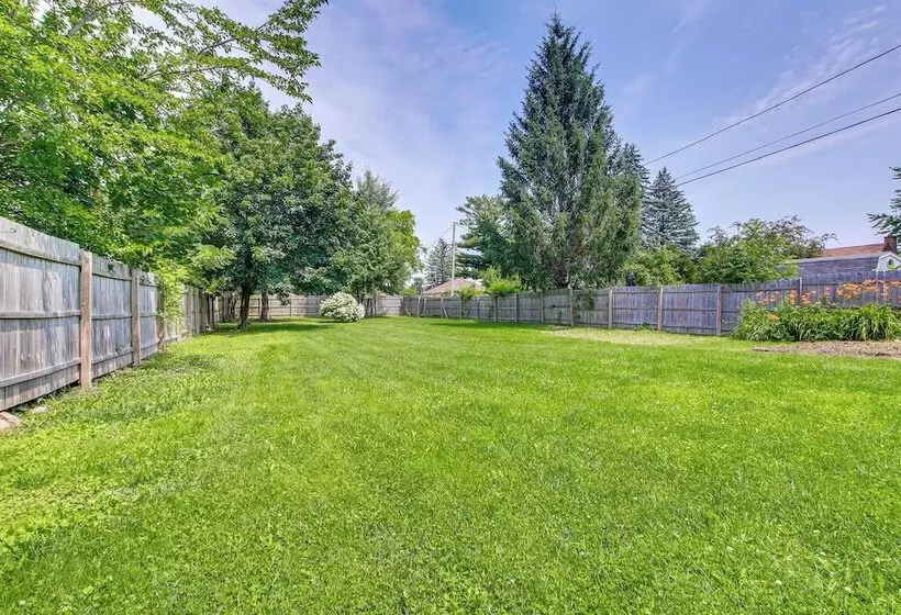 3 Mi To Road America: Spacious Elkhart Lake Home!