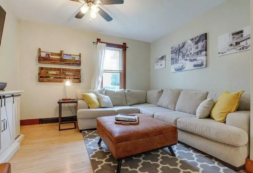 3 Mi To Road America: Spacious Elkhart Lake Home!