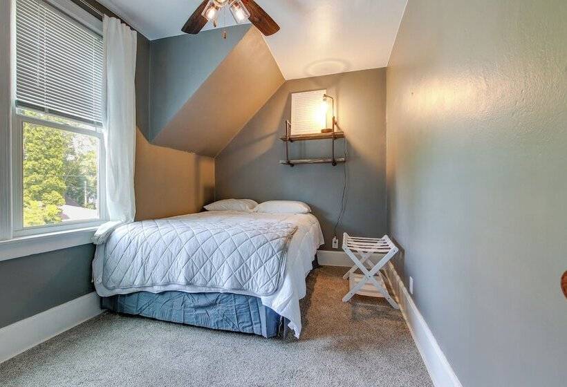 3 Mi To Road America: Spacious Elkhart Lake Home!