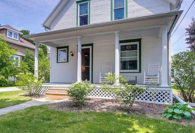 3 Mi To Road America: Spacious Elkhart Lake Home!