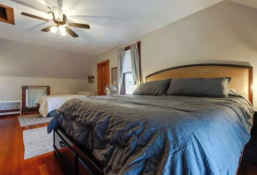 3 Mi To Road America: Spacious Elkhart Lake Home!