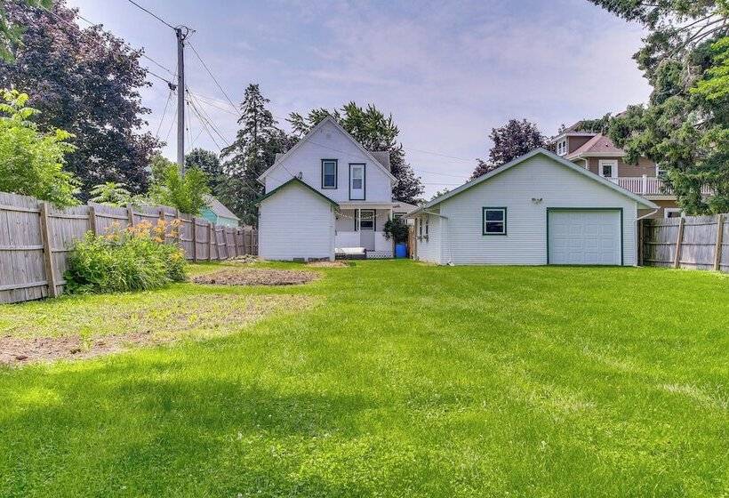 3 Mi To Road America: Spacious Elkhart Lake Home!