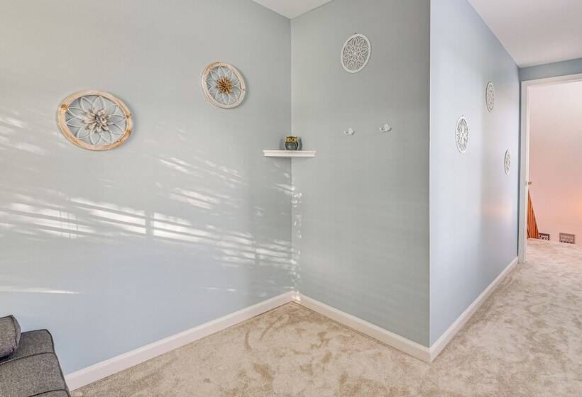 Waterfront Lake Anna Home: Porch & Fire Pit