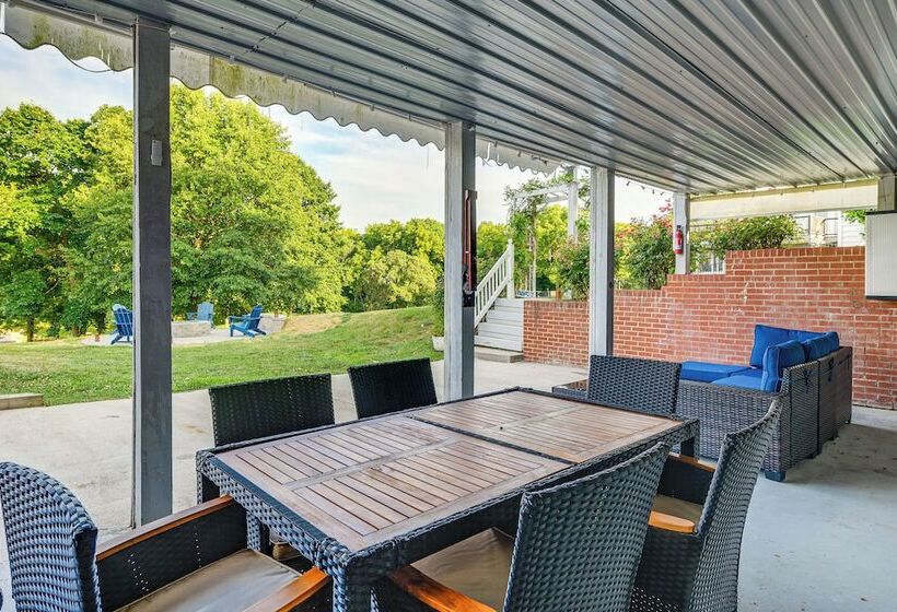 Waterfront Lake Anna Home: Porch & Fire Pit