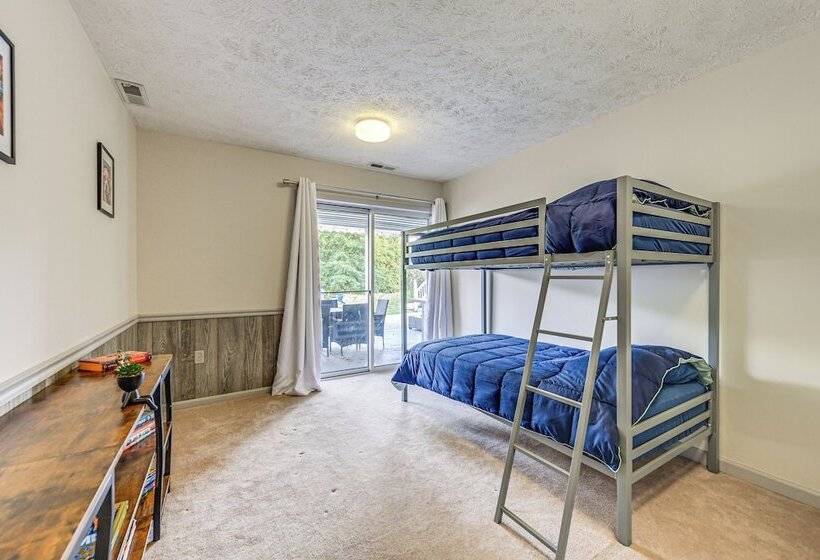 Waterfront Lake Anna Home: Porch & Fire Pit