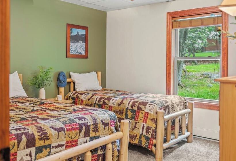 Bear Paw Lodge By Avantstay Hot Tub, Deck, & Fire Pit