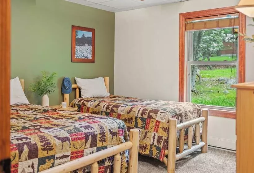 Bear Paw Lodge By Avantstay Hot Tub, Deck, & Fire Pit