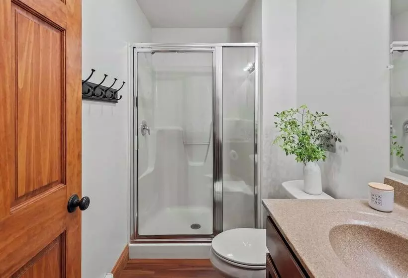 Bear Paw Lodge By Avantstay Hot Tub, Deck, & Fire Pit