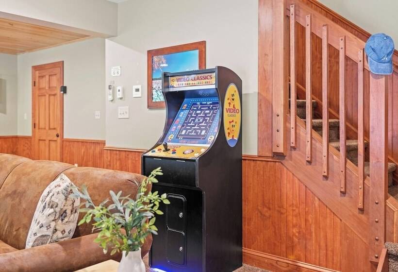 Bear Paw Lodge By Avantstay Hot Tub, Deck, & Fire Pit