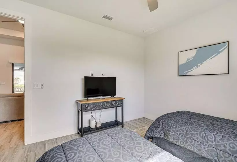 5 Mi To Beach: Family Retreat In Cape Coral