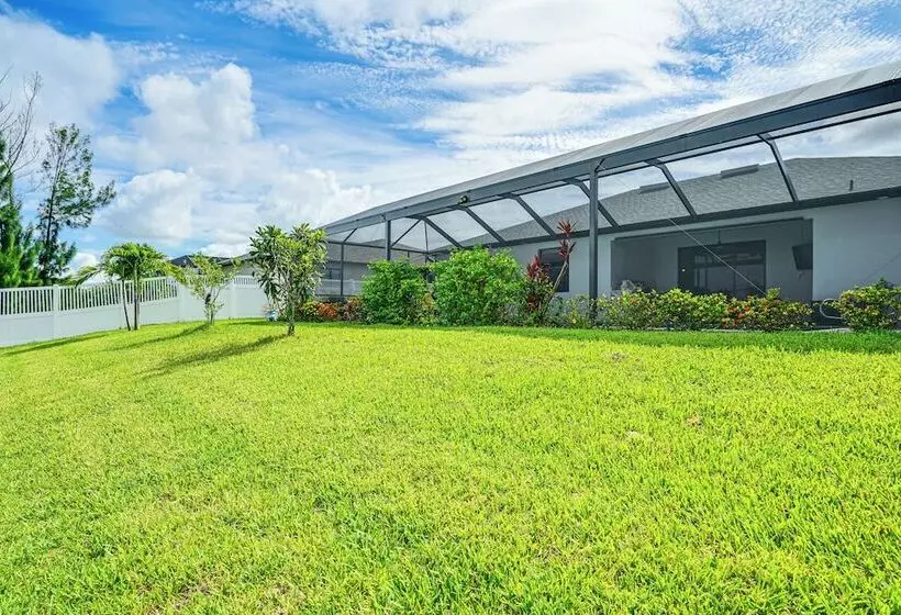 5 Mi To Beach: Family Retreat In Cape Coral