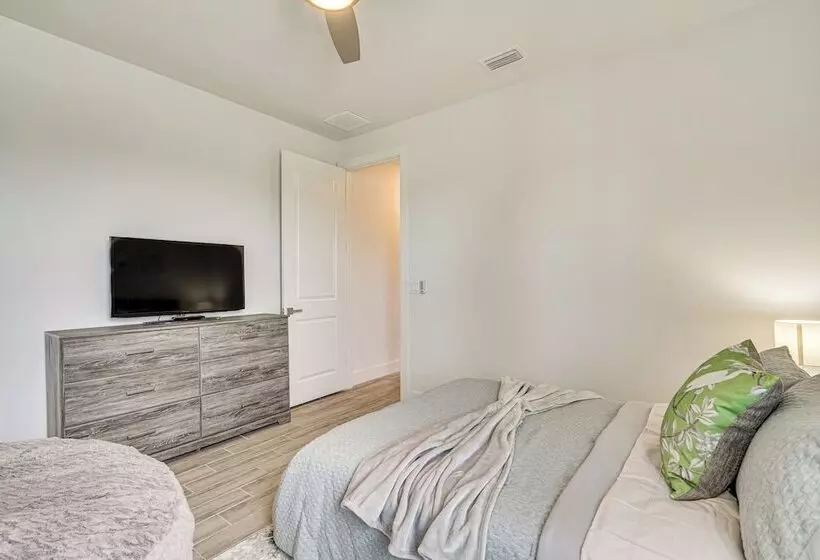5 Mi To Beach: Family Retreat In Cape Coral