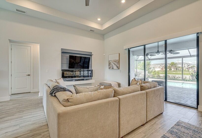 5 Mi To Beach: Family Retreat In Cape Coral