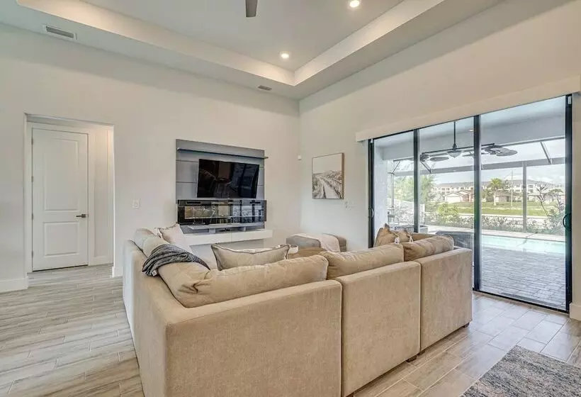 5 Mi To Beach: Family Retreat In Cape Coral