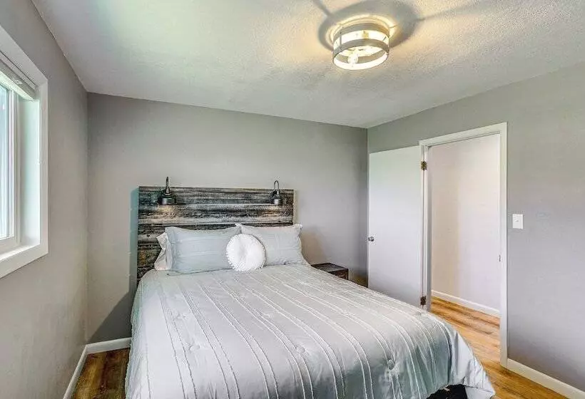 Mtn Views & Fire Pit: Charming Dolores Home