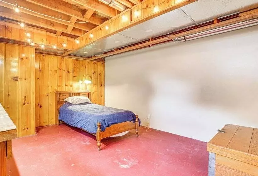 Cozy Cheyenne Home W/ Yard < 1 Mi To Downtown!