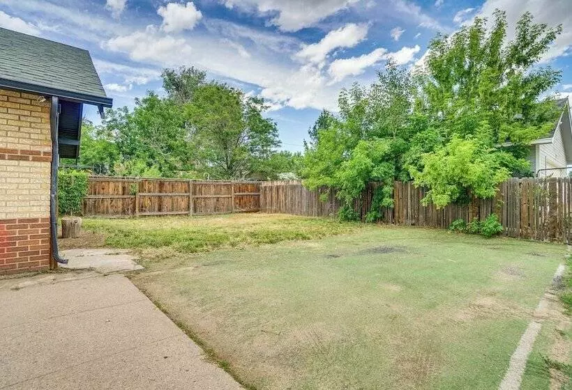 Cozy Cheyenne Home W/ Yard < 1 Mi To Downtown!