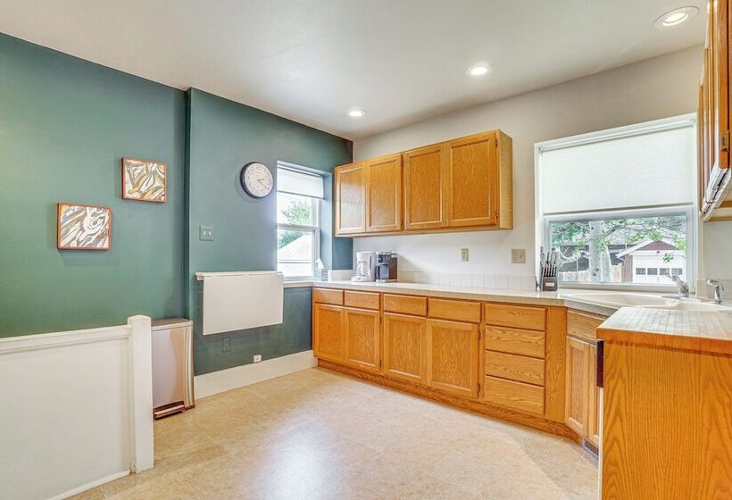 Cozy Cheyenne Home W/ Yard < 1 Mi To Downtown!