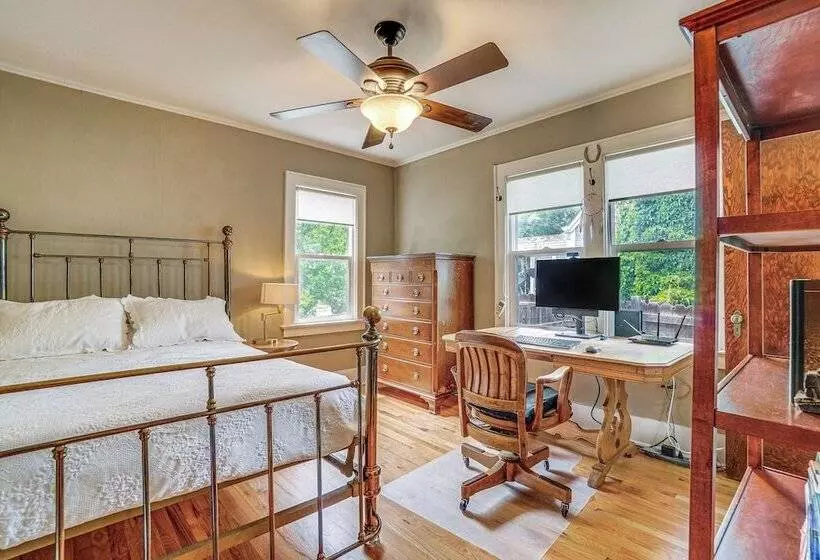 Cozy Cheyenne Home W/ Yard < 1 Mi To Downtown!