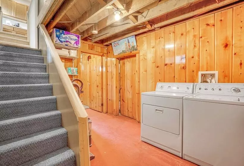 Cozy Cheyenne Home W/ Yard < 1 Mi To Downtown!