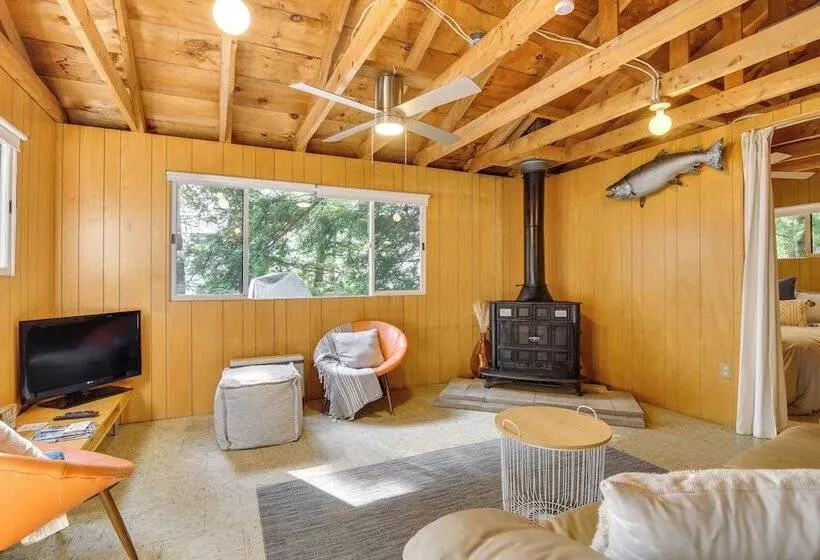 Private Dock On Messalonskee Lake: Cozy Cottage!