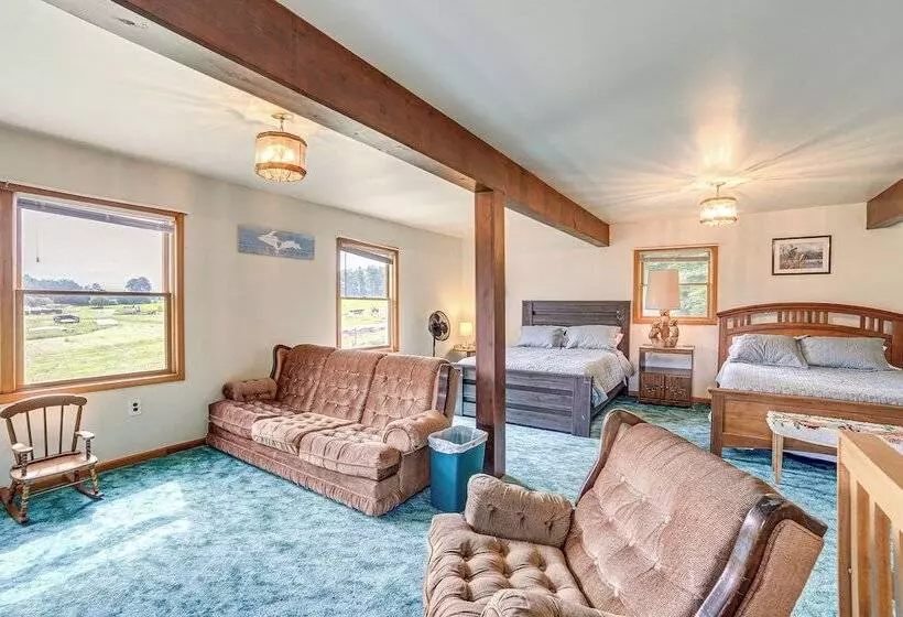 Germfask Home W/ Fire Pit, Grill & Yard Games!