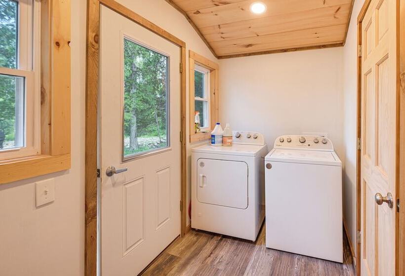 Harrington Cabin W/ Grills   Near Beaches & Hiking