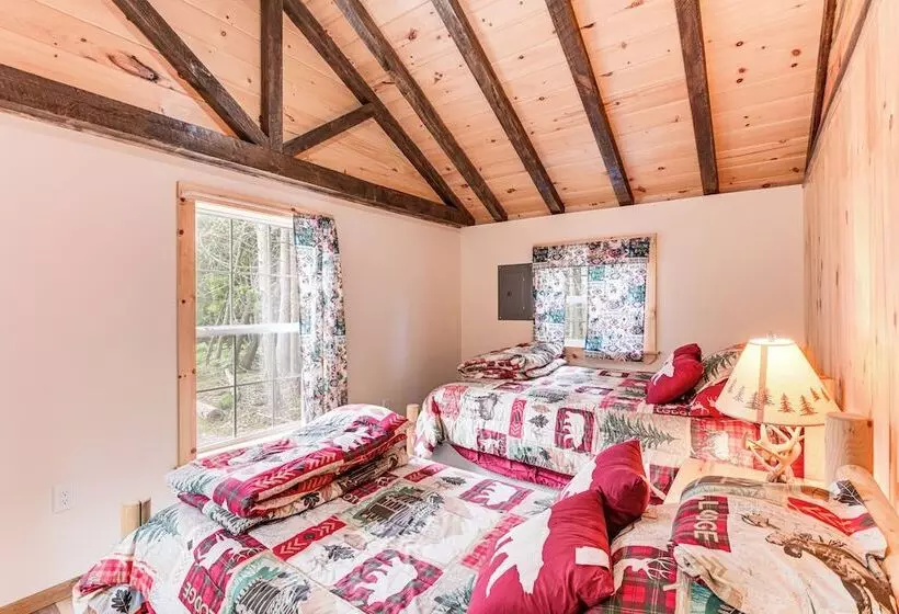 Harrington Cabin W/ Grills   Near Beaches & Hiking