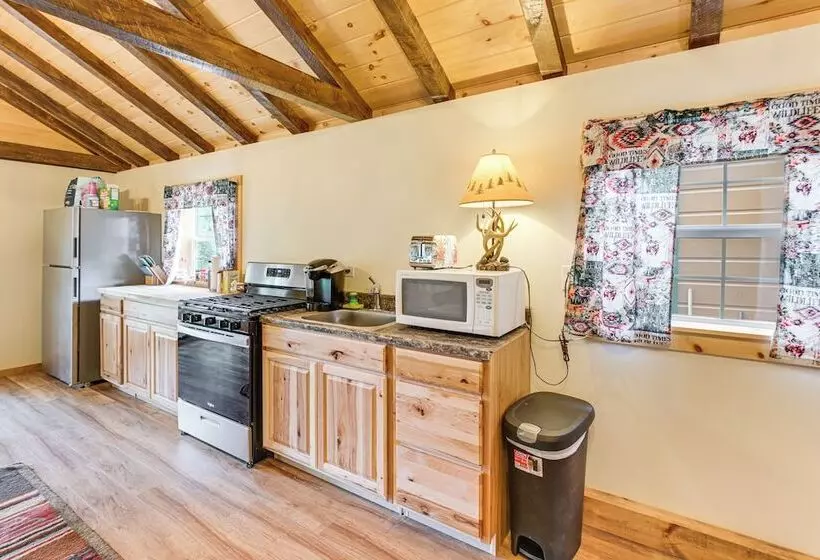 Harrington Cabin W/ Grills   Near Beaches & Hiking