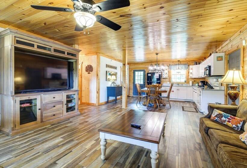 Home W/ Fire Pit, Near The Island In Pigeon Forge!