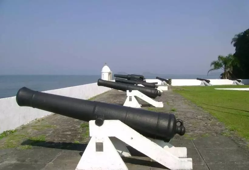 مسافرخانه Pousada Coração Da Ilha