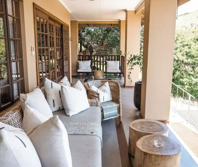 هتل Duiker Game Lodge