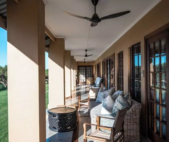 هتل Duiker Game Lodge