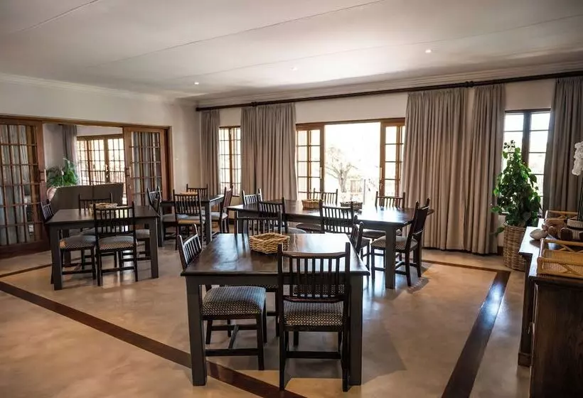 هتل Duiker Game Lodge