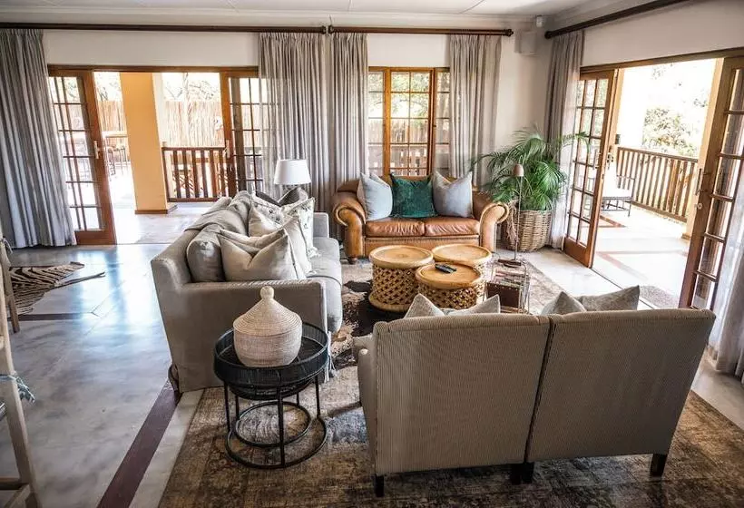 هتل Duiker Game Lodge