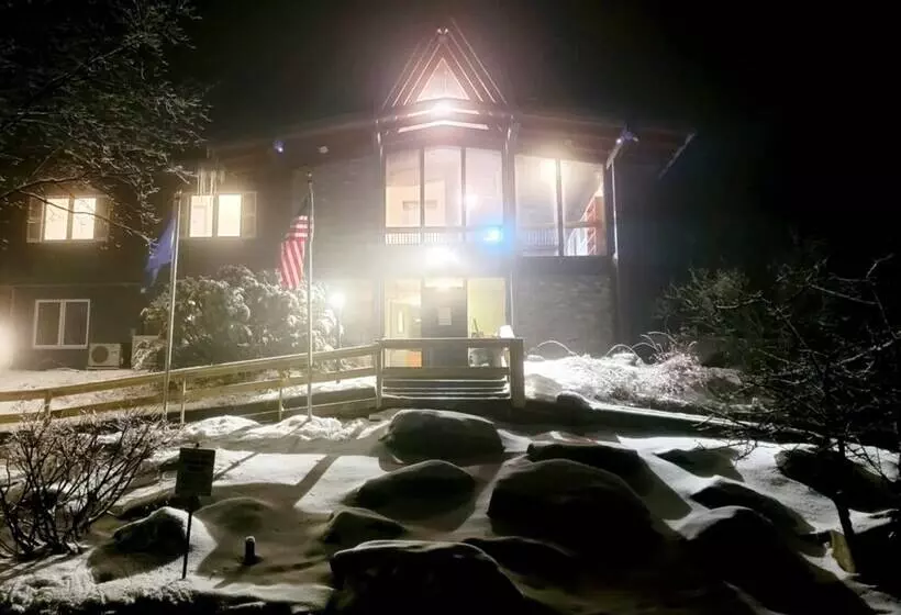 Hotelli Pinnacle Lodge