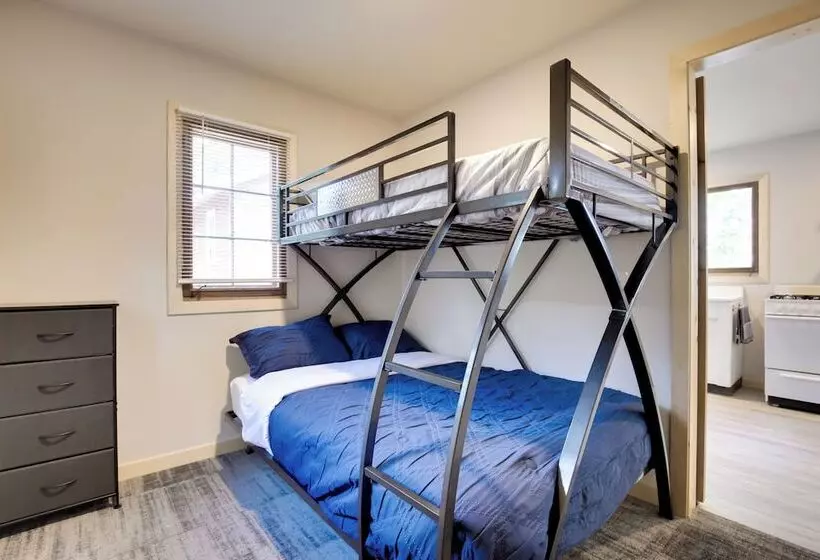 Oneida County Cabin W/ Private Dock & Rowboat!