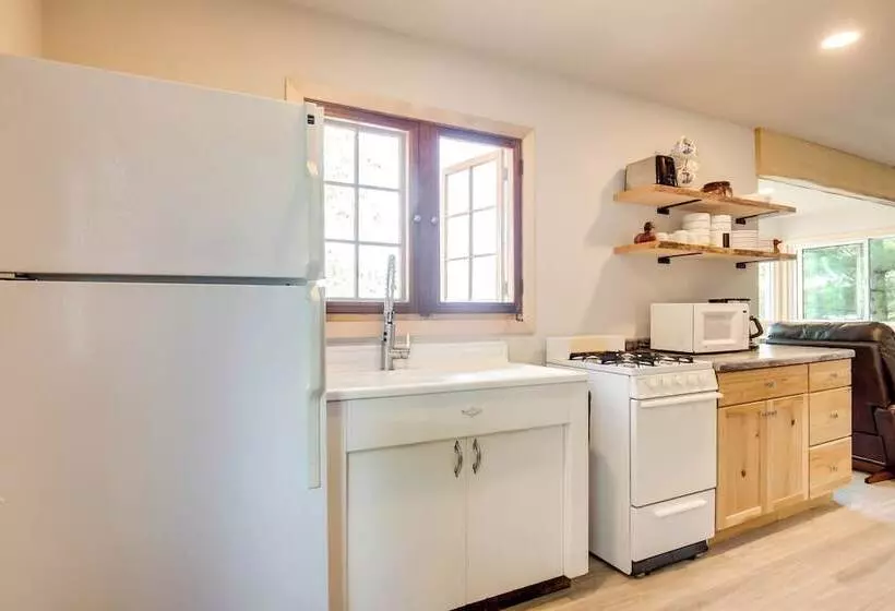 Oneida County Cabin W/ Private Dock & Rowboat!