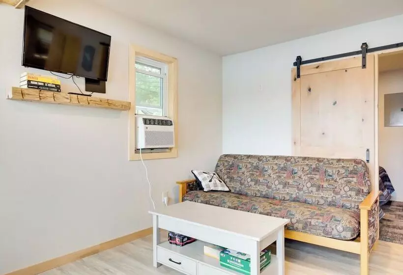 Oneida County Cabin W/ Private Dock & Rowboat!