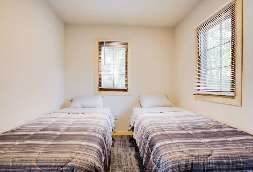 Oneida County Cabin W/ Private Dock & Rowboat!