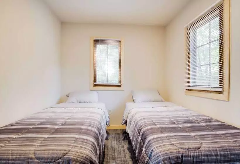 Oneida County Cabin W/ Private Dock & Rowboat!