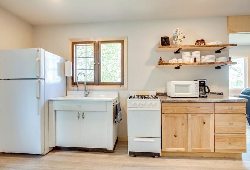 Oneida County Cabin W/ Private Dock & Rowboat!